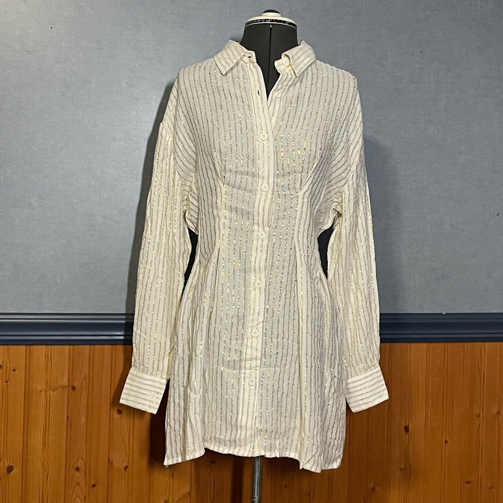 🔥3 for $15 Sale- White and gold striped tunic
